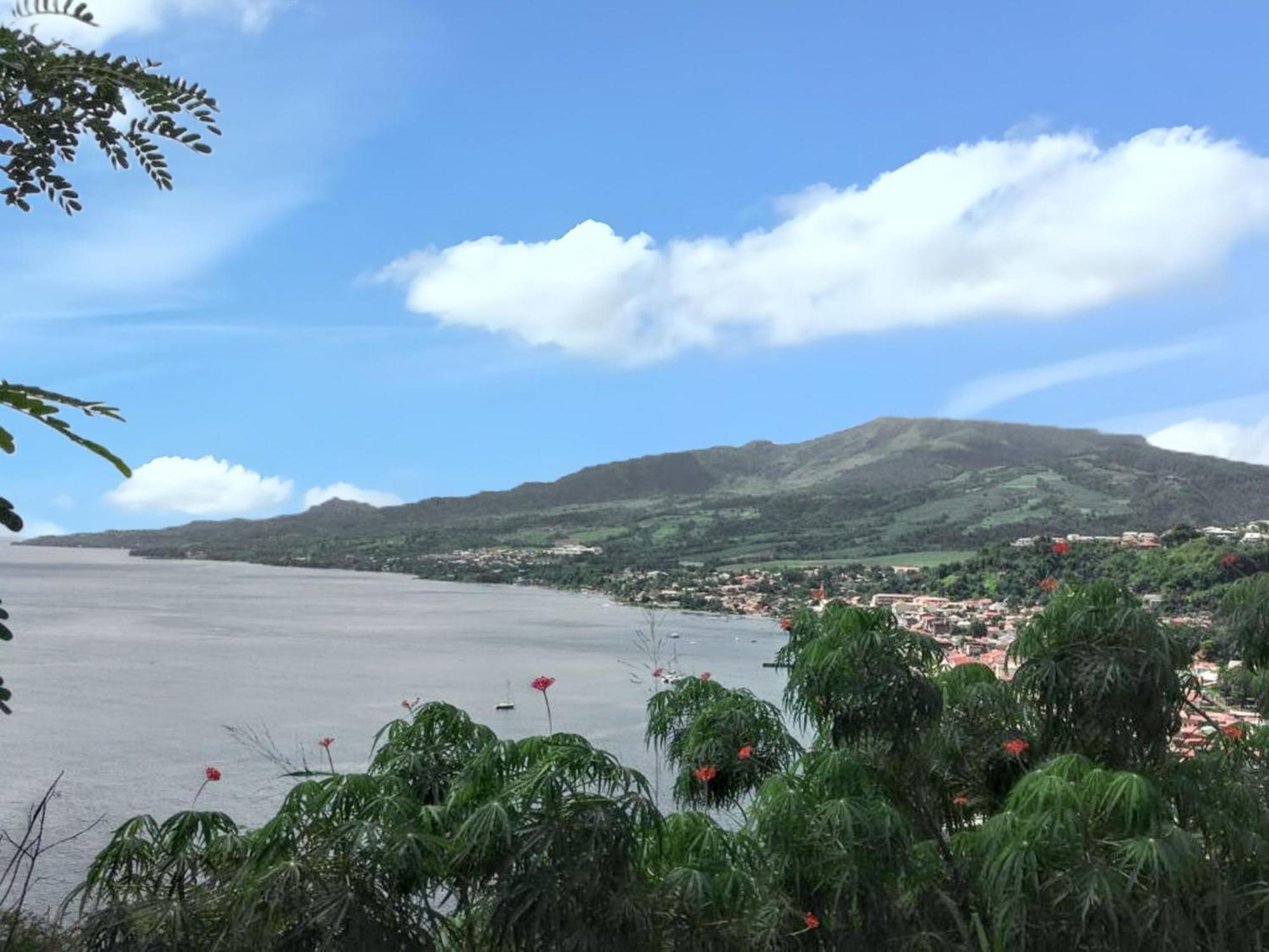 Maison De Charme A Saint-Pierre Avec Vue Sur Mer Et Montagne エクステリア 写真