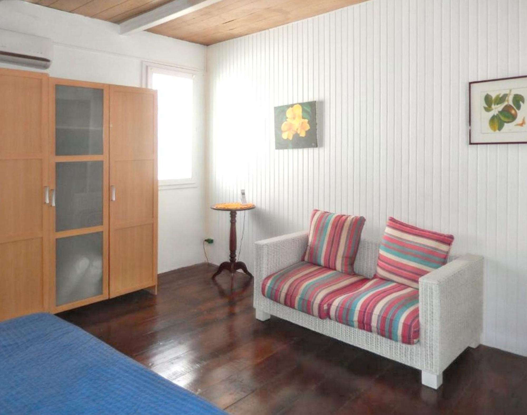 Maison De Charme A Saint-Pierre Avec Vue Sur Mer Et Montagne エクステリア 写真